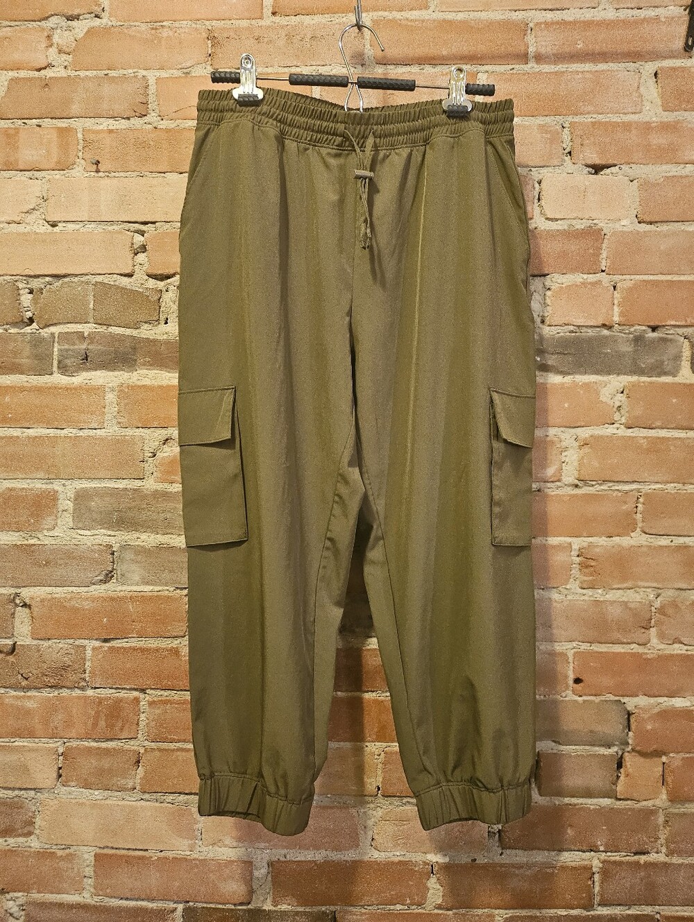 Mondetta Olive Green Cargo Joggers - Large